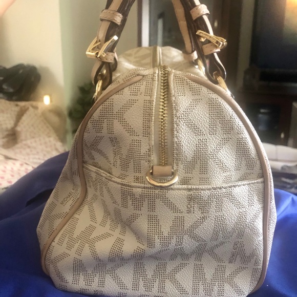 Michael Kors Bag - Picture 2 of 5
